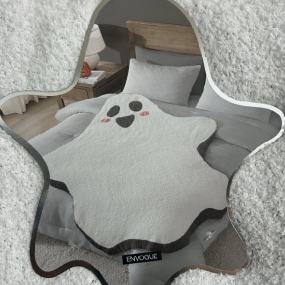 Envogue Ghost Shaped Knitted Throw | 50" x 70' | NWT - Picture 1 of 5